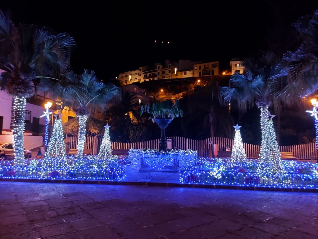 樹木亮化設(shè)計(jì)2.jpg 樹木亮化設(shè)計(jì)2.jpg